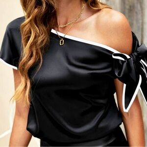 VIIVUSA Satin Black and White Top C24